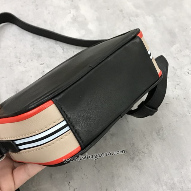 Burberry專門店新款男女斜背包 巴寶莉條紋印花小號肩背包 yxb1032